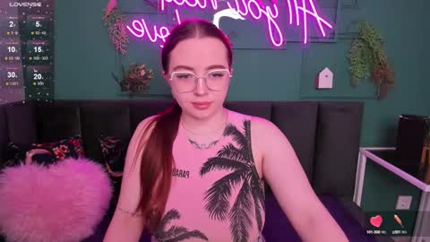 emma_adorablle online show from December 23, 1:51 am