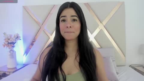 Emma Castillo online show from February 9, 6:16 pm