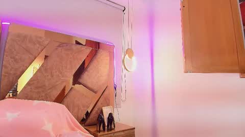 EMMA  online show from December 21, 7:18 pm