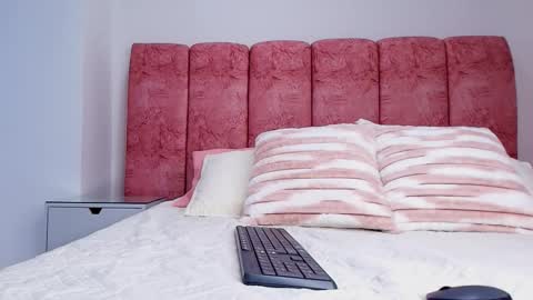 Emma online show from November 11, 3:02 am