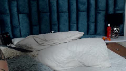 Emma online show from October 11, 12:04 am