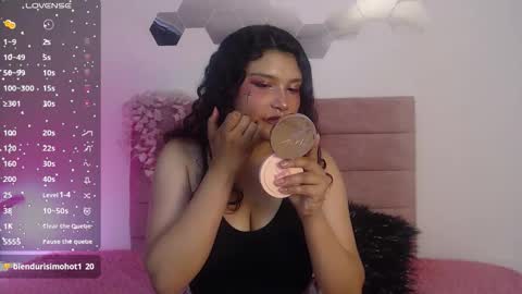 emma_gil22 online show from January 8, 8:02 pm