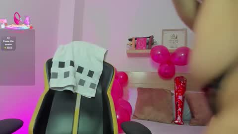 E M M A  online show from November 25, 8:53 pm