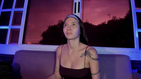 emma_jhoons online show from February 5, 11:46 am