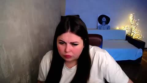 Emma online show from August 6, 7:59 am