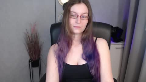 emma online show from October 10, 5:45 am