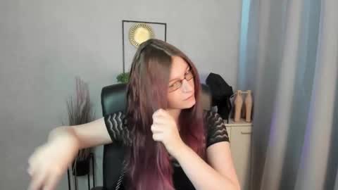 emma online show from April 16, 5:30 am