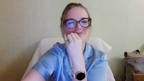 emma_misty_ online show from October 18, 5:59 pm