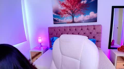 Emma Monserratt online show from November 4, 7:30 pm