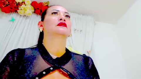 emma_saenzz online show from December 5, 3:59 am