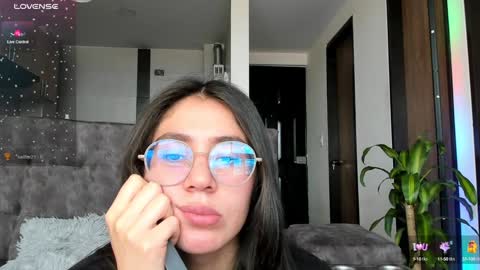 Emma online show from December 18, 5:31 pm