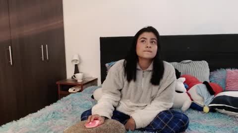 Emma online show from February 25, 7:12 pm