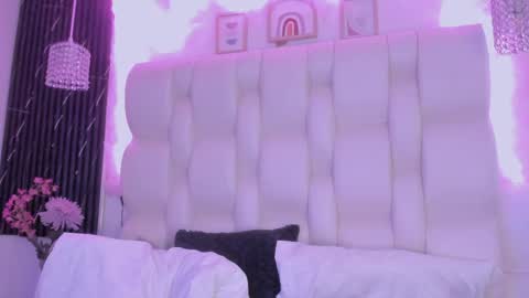 emmaa00_ online show from April 6, 6:31 pm