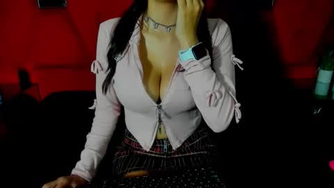 EmmaAndDemon online show from February 24, 6:50 pm