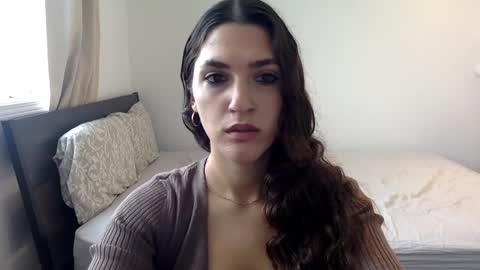 Emma online show from December 10, 6:06 pm