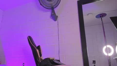 emma becket online show from October 22, 5:23 am