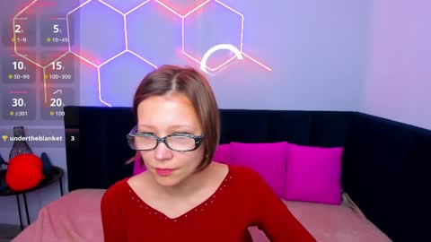 Emma 3 online show from March 24, 1:44 am