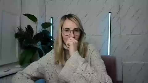 emmakriss online show from January 7, 1:46 pm