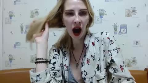 emmakriss online show from January 31, 8:43 pm