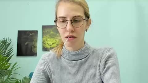 emmakriss online show from January 19, 12:17 pm