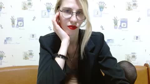 emmakriss online show from January 28, 8:58 pm