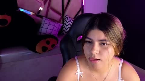 Emma online show from February 20, 8:47 pm