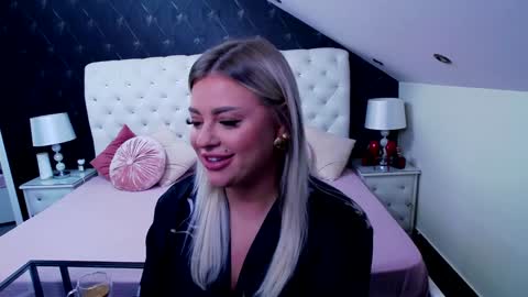 Emma Mavis online show from December 16, 6:43 am