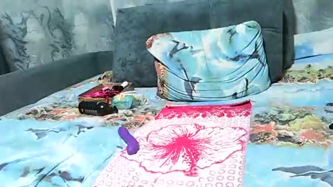 emmamelody online show from April 16, 9:39 pm