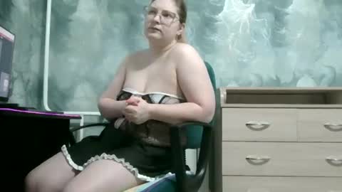 emmamelody online show from February 16, 11:38 am