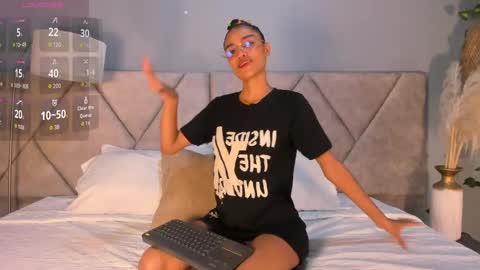 emmamilleerr online show from November 11, 3:02 am