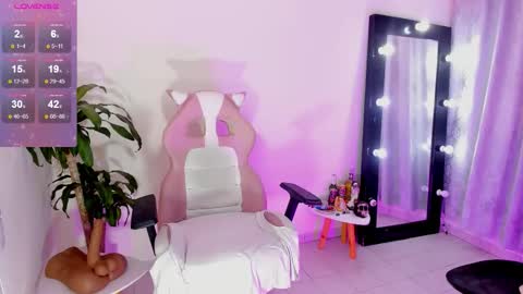 Emma Russell online show from March 7, 5:42 pm