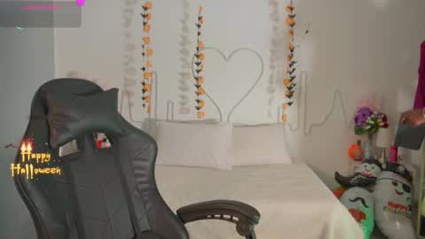 Sara online show from October 30, 11:33 am