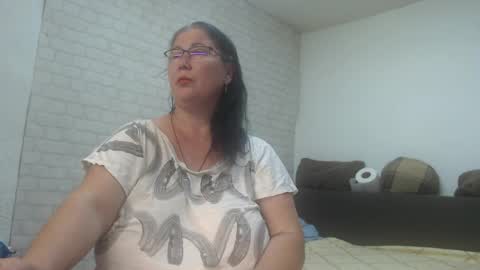 emmasquirt69 online show from June 4, 6:18 am