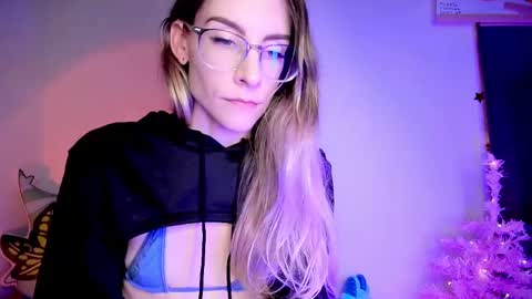 RH-NEGATIVE GREEN-EYED BAELIEN online show from February 15, 11:28 am