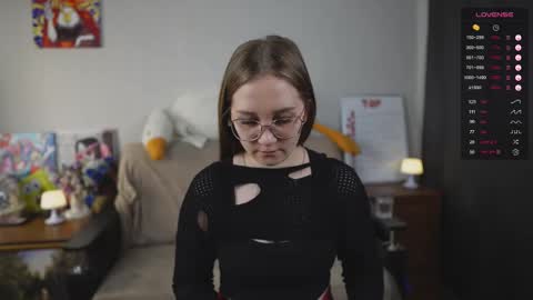 Mia online show from October 11, 4:28 am