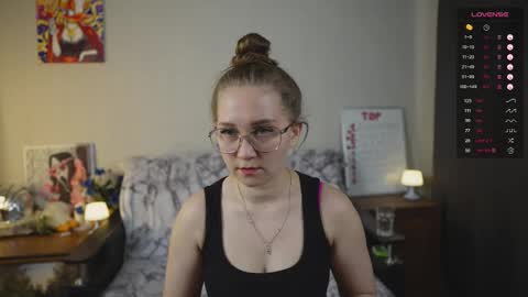 Mia online show from September 25, 3:11 pm