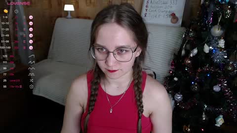 Mia online show from December 21, 4:14 pm