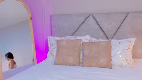 EMMAWILIAMS online show from April 12, 12:41 pm