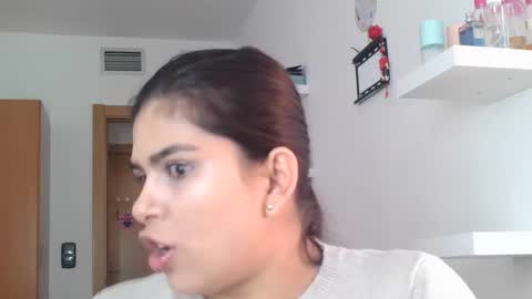 emmie online show from October 27, 8:54 am