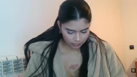 emmie online show from December 17, 10:30 am