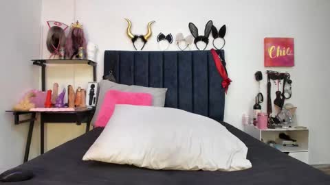          online show from January 17, 2:13 pm