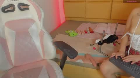 emmily_jade_ online show from June 13, 4:26 pm