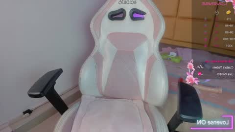 emmily_jade_ online show from June 17, 4:08 pm