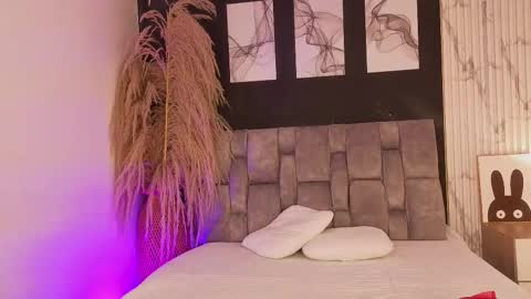 emmy_danielss online show from February 7, 12:42 pm