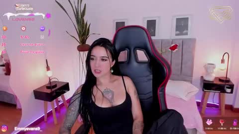 Emmy Evans  online show from December 17, 7:26 pm