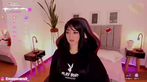 Emmy Evans  online show from December 20, 7:39 pm