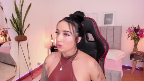 Emmy Evans  online show from February 18, 7:54 pm