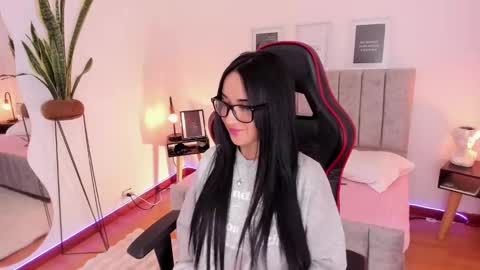 Emmy Evans  online show from February 12, 8:18 pm