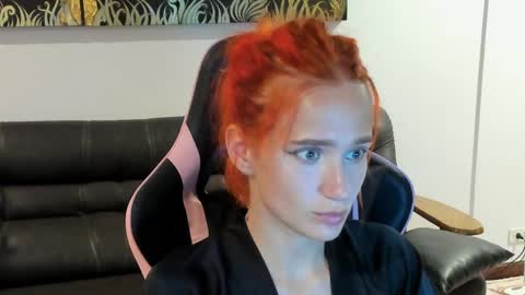 Emmylie online show from April 5, 7:13 pm