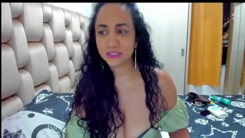 emperatriztapia online show from January 27, 1:48 am